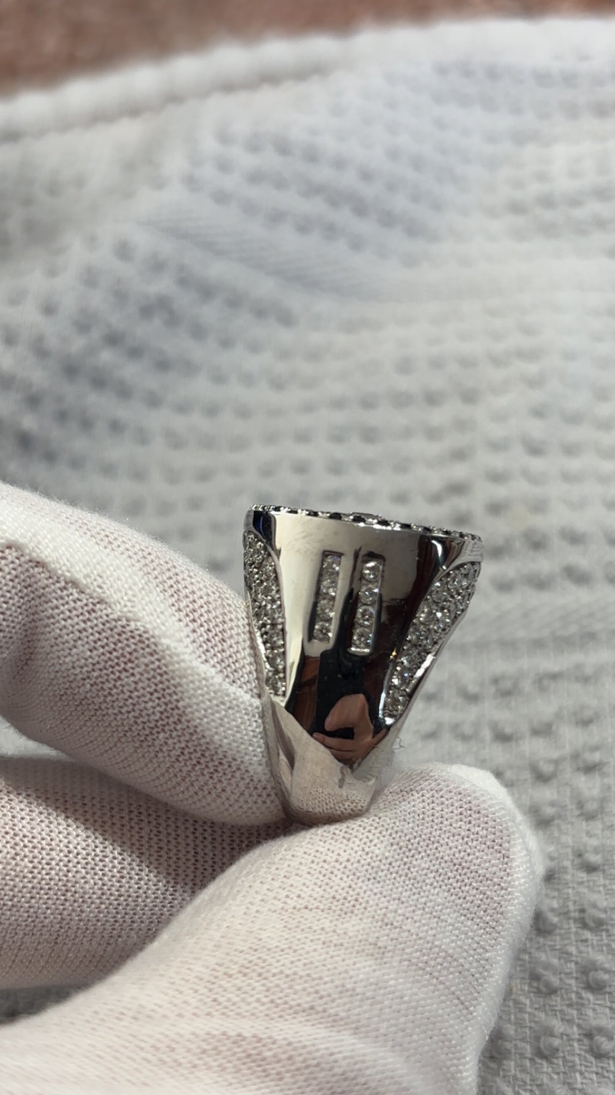 White gold ring iced out 14k