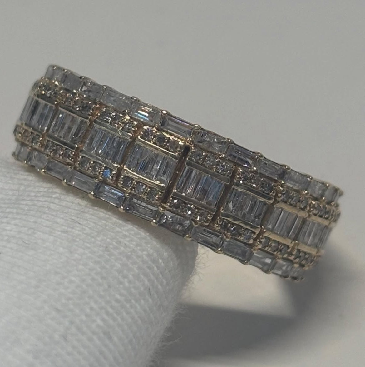 RIng iced-out