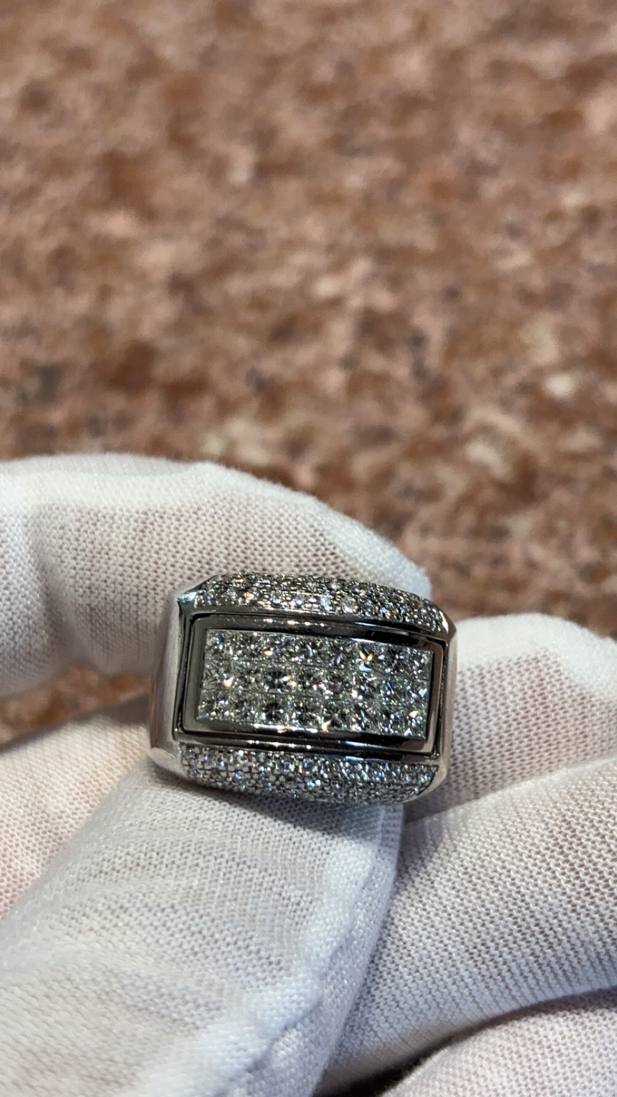 white gold ring VVS