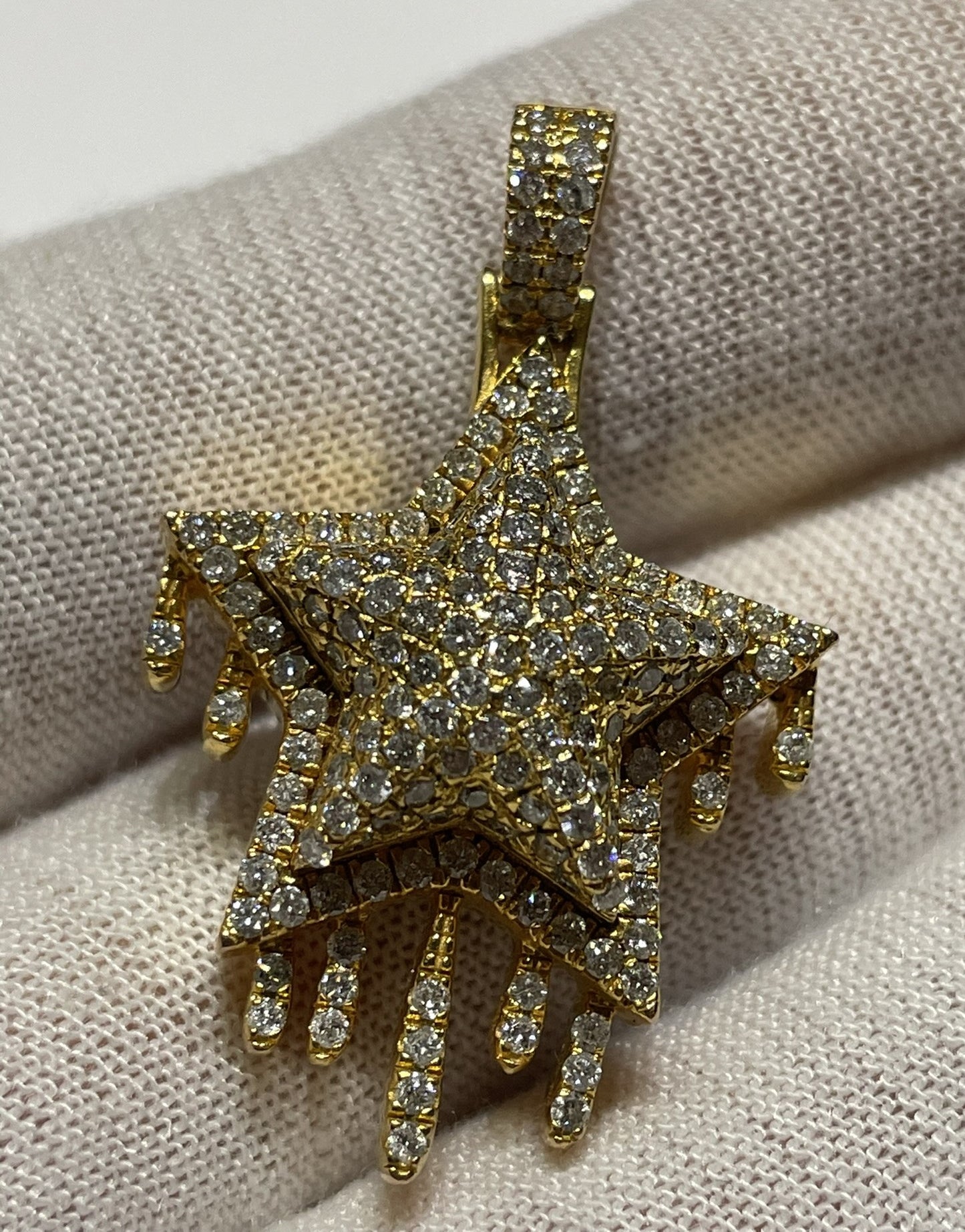 Iced-out star 2.5ct