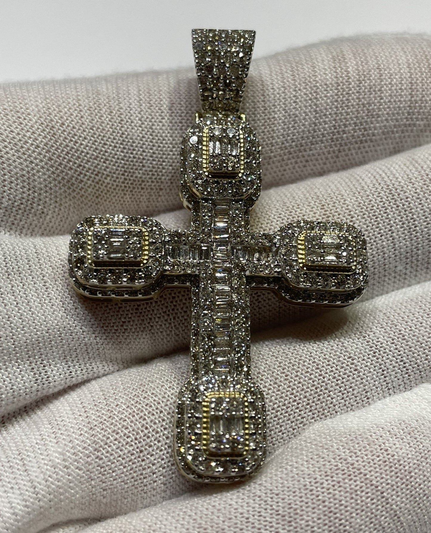 Iced-out cross 5.5ct