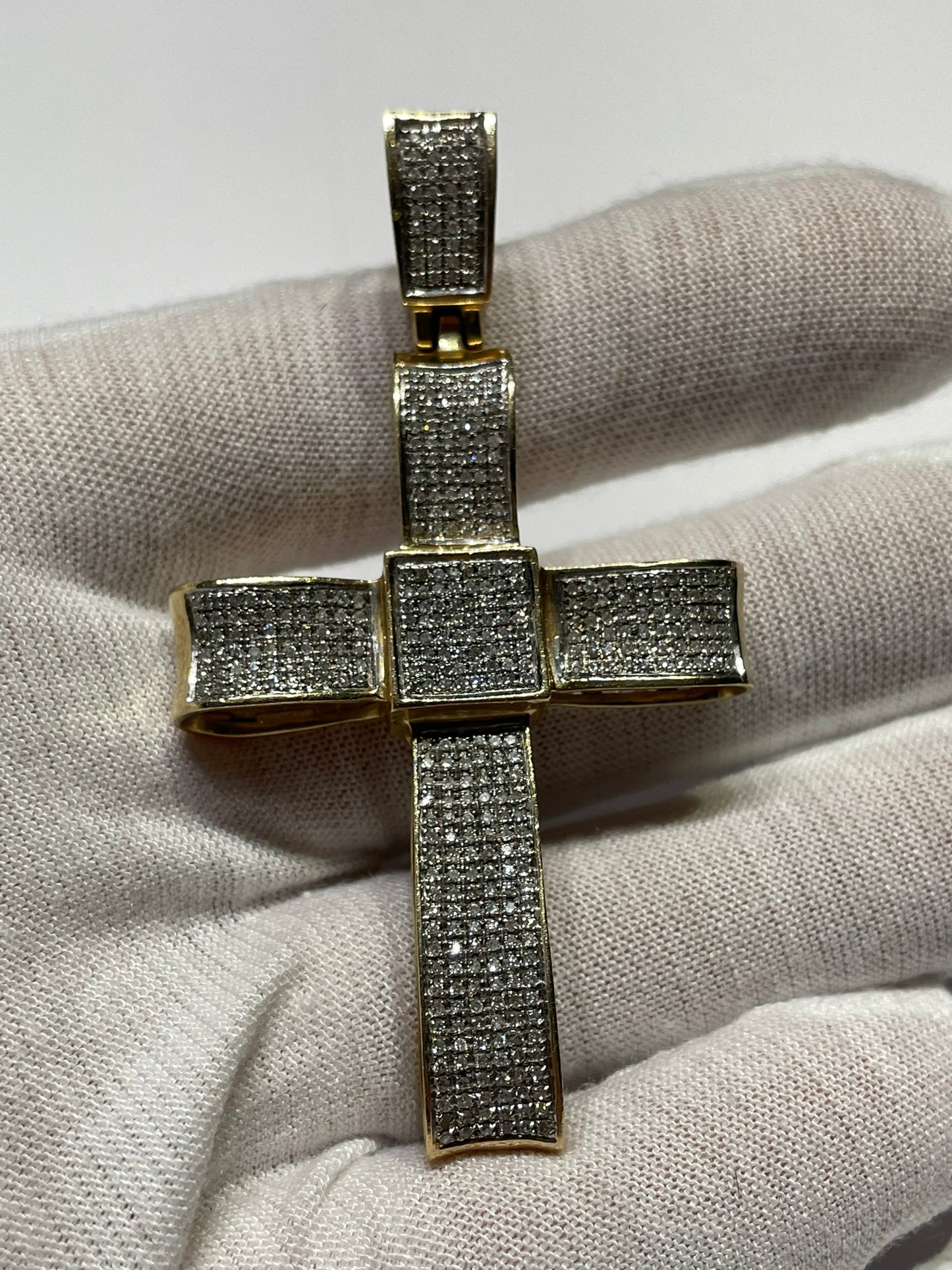 Iced-out cross 3ct