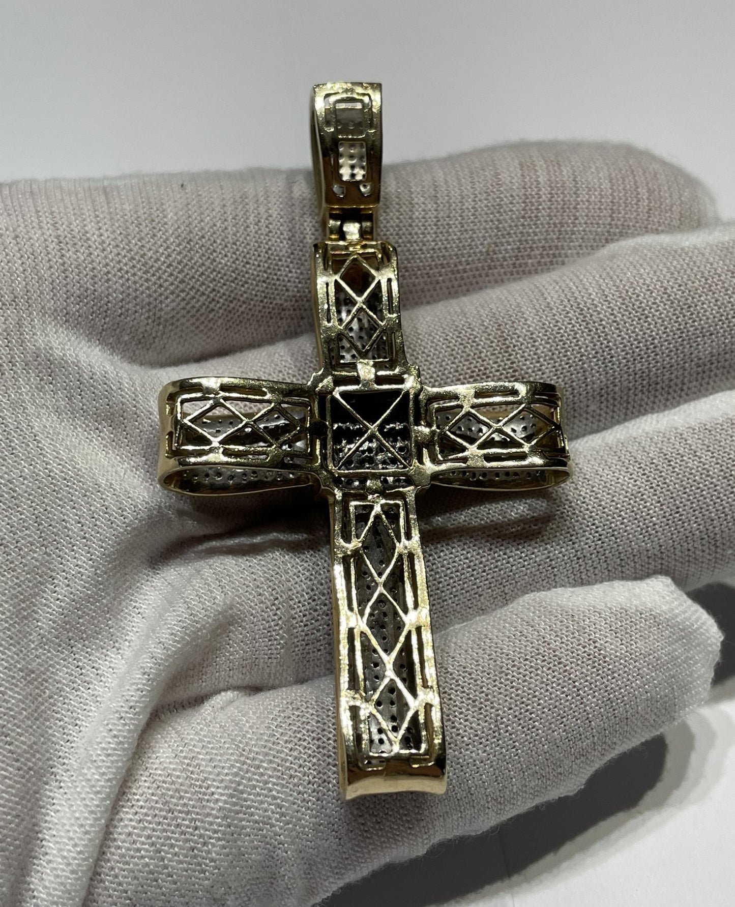 Iced-out cross 3ct