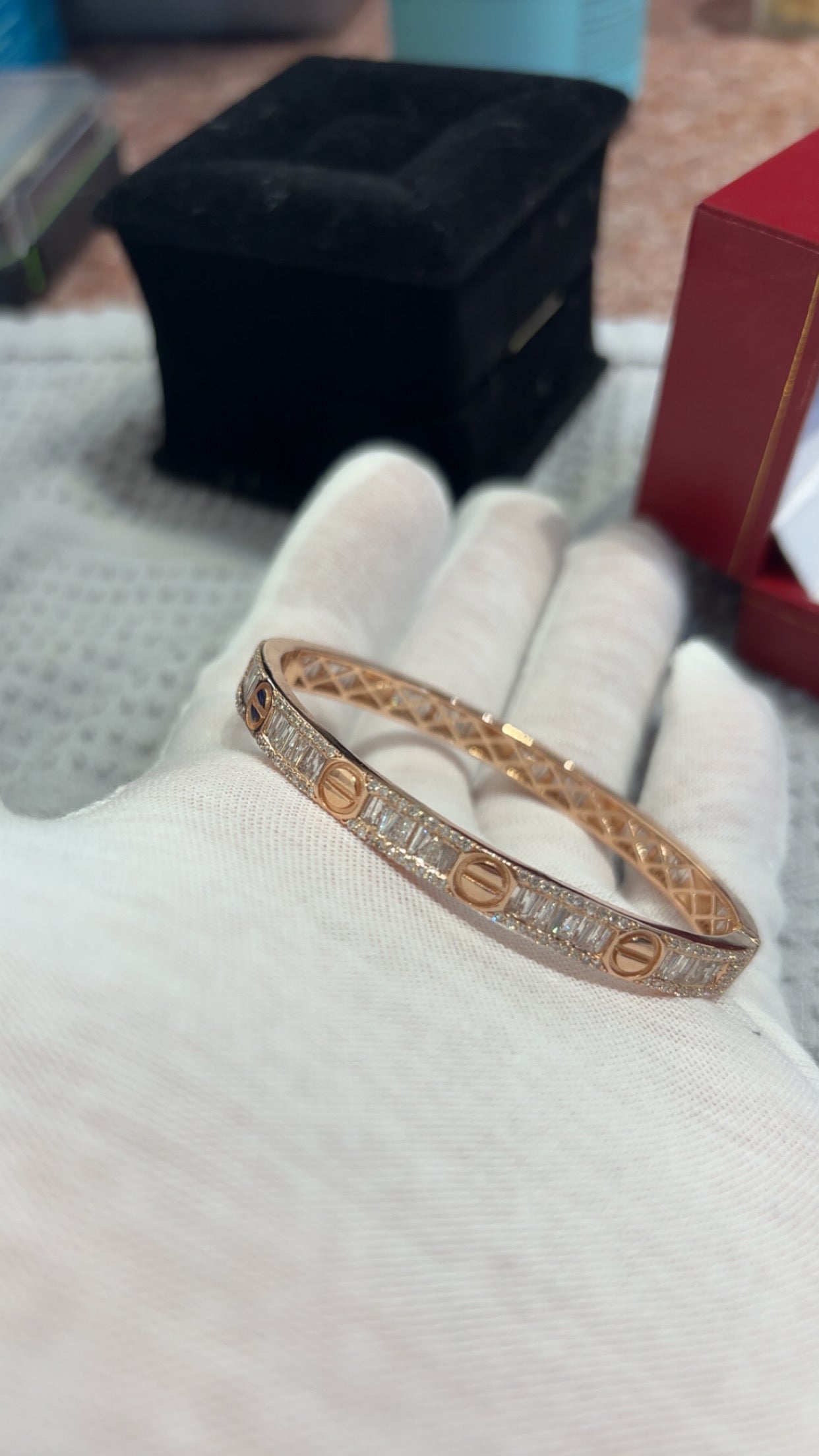 Bangle bracelet 14k